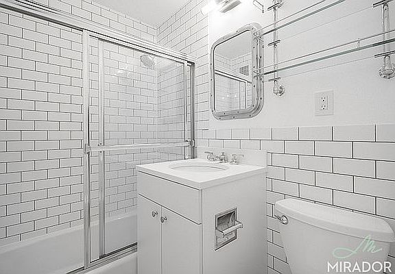 5th image of 304 E 20th St APT 3C