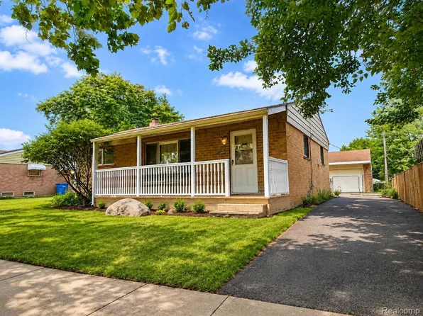 26540 Hoover Rd, Warren, MI 48089