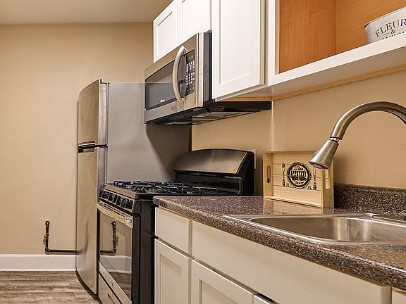 4th image of 198 Court St #6