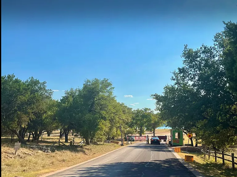 18507 Staghorn Dr — Photo 16