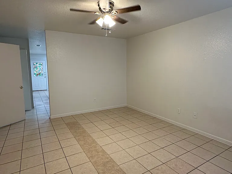 409 Justin Ln #A — Photo 2