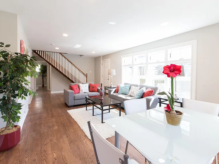 2184 Techny Rd — Photo 4
