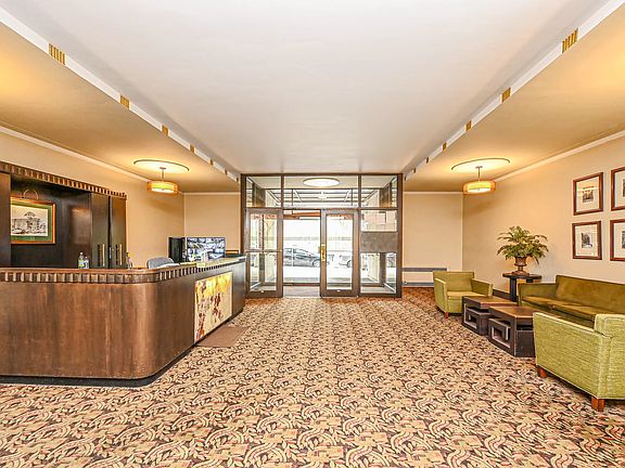 3rd image of 60 Plaza St E APT 3C