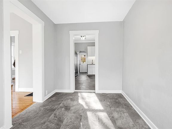 4th image of 4073 Schiller Pl