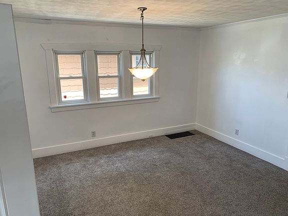 2nd image of 613 W Loucks Ave