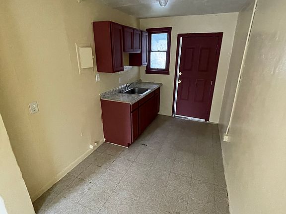 2nd image of 1240 E 26th St
