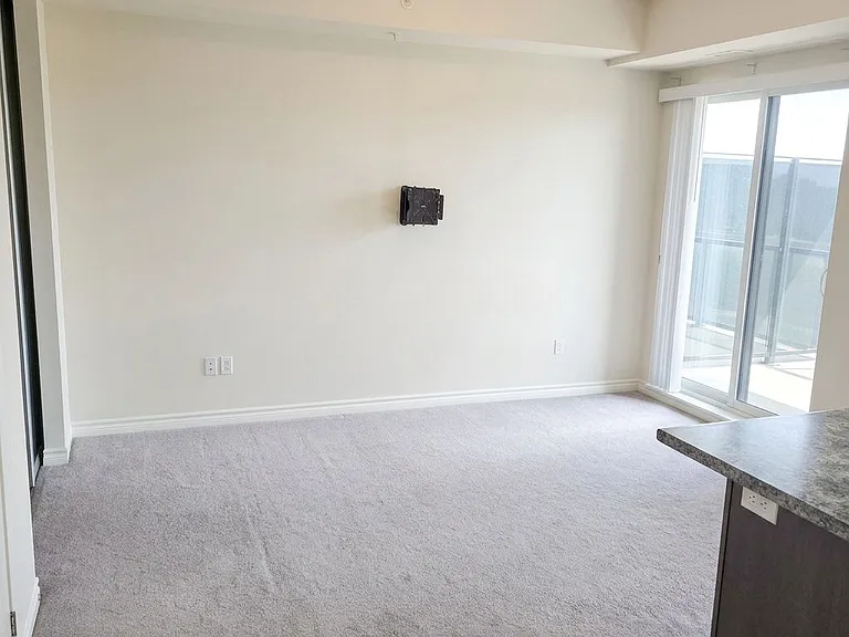 1280 Gordon St #316 — Photo 4