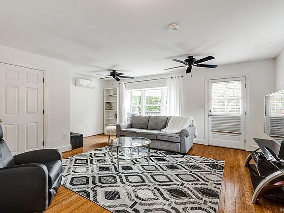 2nd image of 1313 Avondale Ave