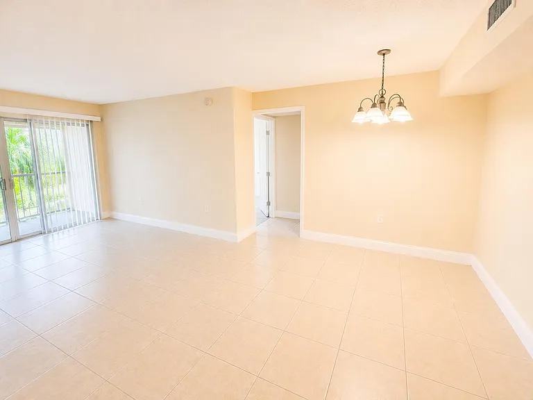 4205 N University Dr #106 — Photo 13