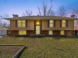 41023 W 88th St, Richmond, MO 64085