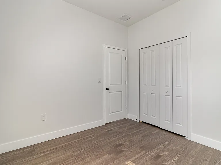 1213 Waterford St SE — Photo 16