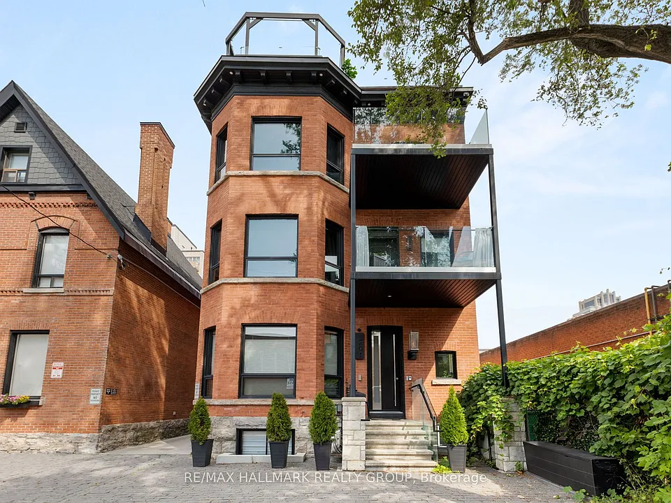 201 Maclaren St #2