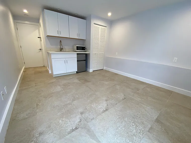 52 Avalon Dr #3 — Photo 6
