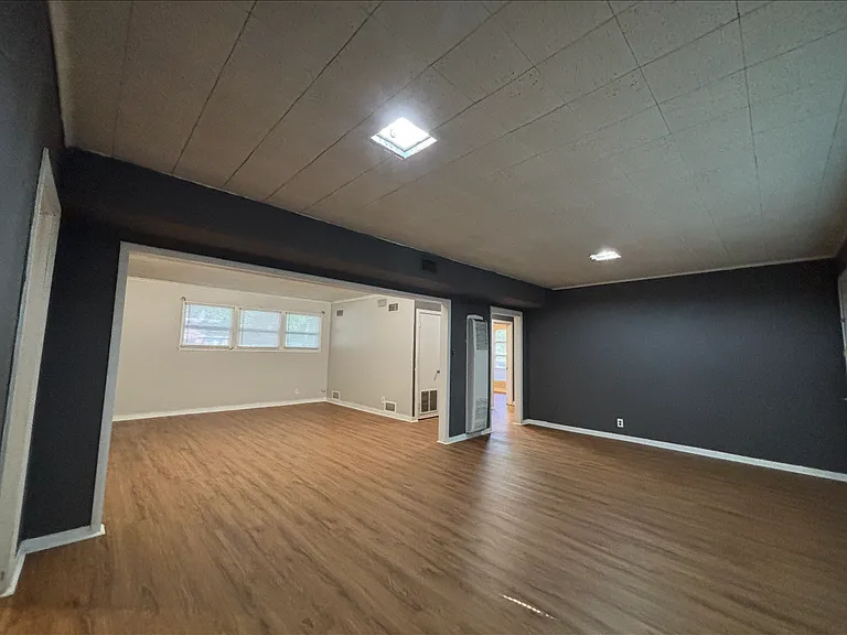 1408 University Ave — Photo 12