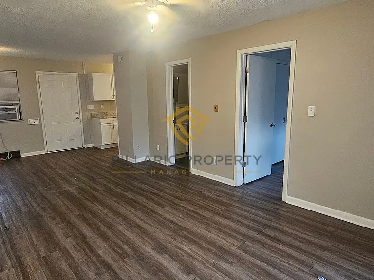 1426 Campbell Ave #1426 — Photo 1