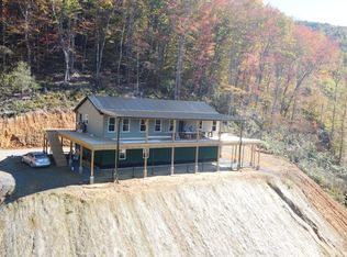 150 W Grand Country Dr, Cosby, TN 37722