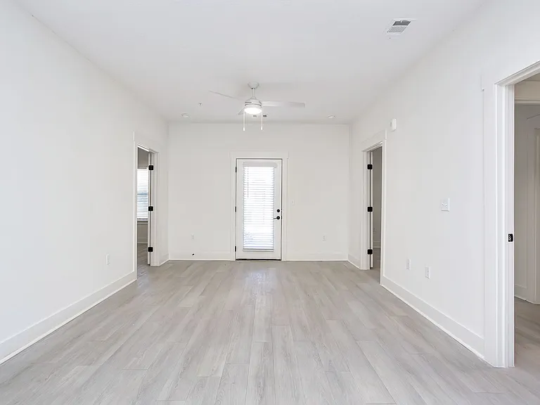 Joy Park Luxury Apartments — Photo 24