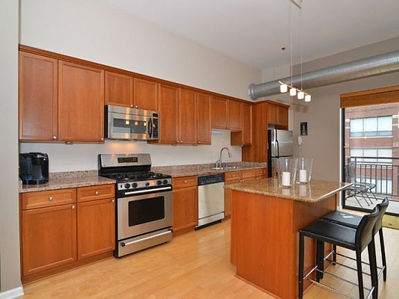 2nd image of 1924 N Hubbard St APT 501
