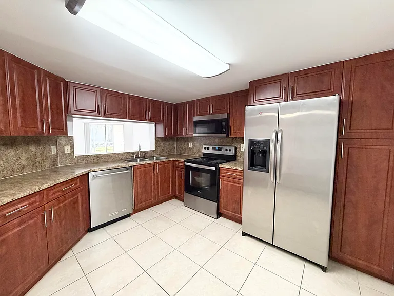 9977 Westview Dr #111 — Photo 6