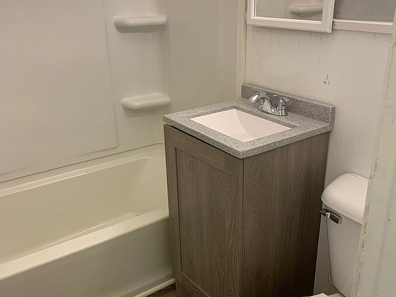 4th image of 2222 Highland Ave