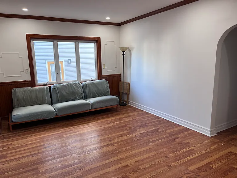 103 E Saint Marks Pl #1 — Photo 8