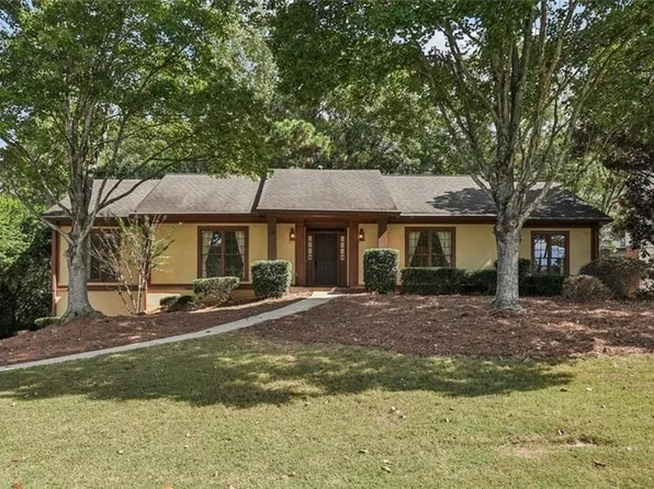 6296 Courtside Dr, Peachtree Corners, GA 30092