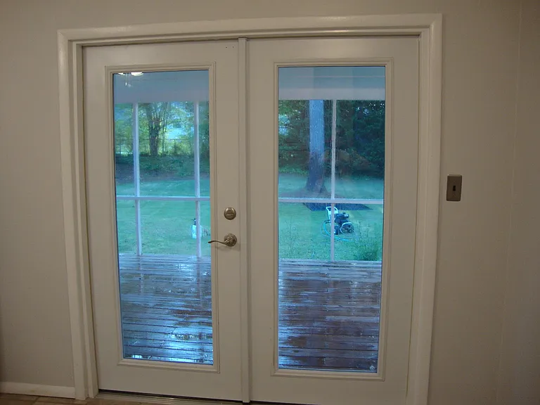 2746 Carolyn Dr SE — Photo 3