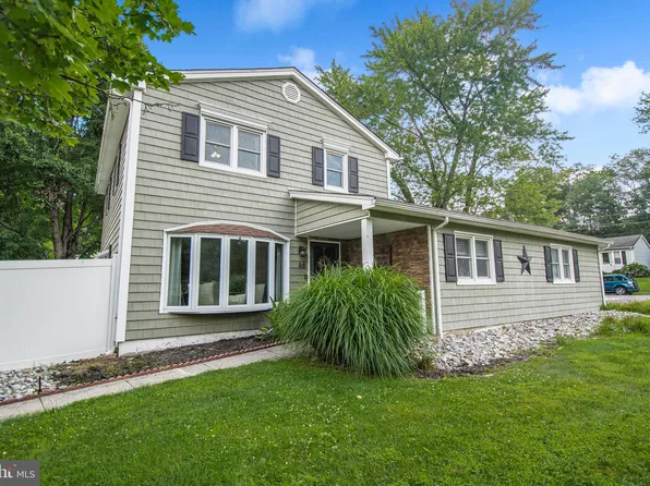 46 Colonial Lake Dr, Lawrence Township, NJ 08648