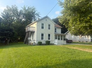 107 Hettinger Ln, North Aurora, IL 60542