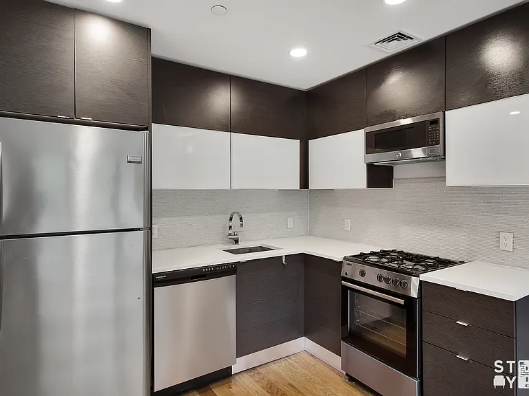 376 Franklin Ave #5F — Photo 3