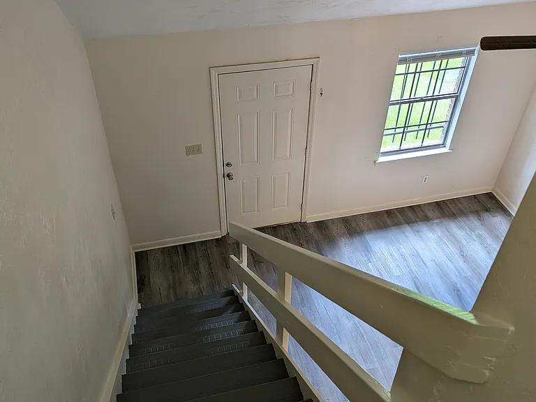 936 S Lipona Rd — Photo 2