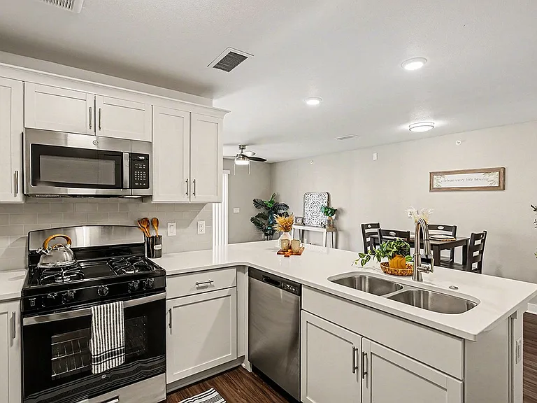 The Grove Apartment Homes — Photo 8