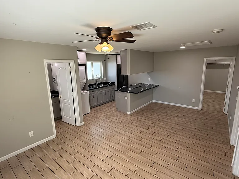 1410 W Pepper Pl #B — Photo 6