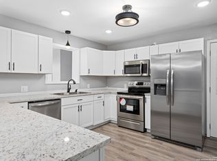 1202 S Paisano Dr, Rockport, TX 78382