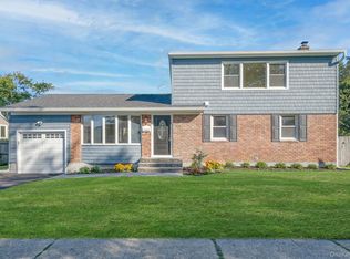 120 Cherry Drive W, Plainview, NY 11803