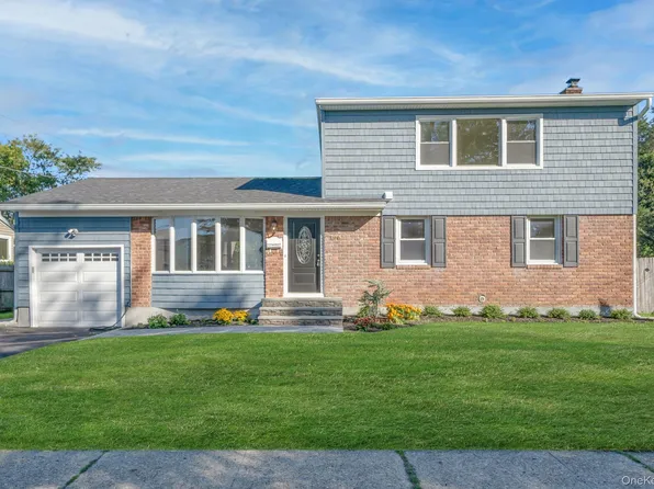 120 Cherry Drive W, Plainview, NY 11803