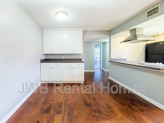 3rd image of 5524 Greatpine Ln N