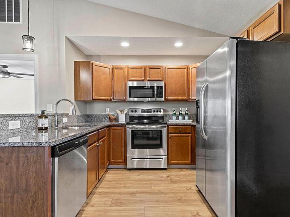 5th image of 629 Monticello Ct