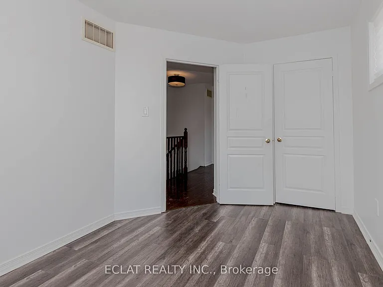 2 Lancaster Ct — Photo 39