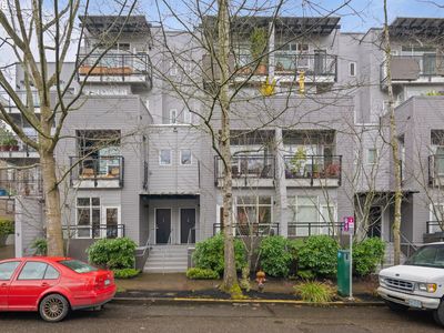 2327 NW Northrup St APT 12, Portland, OR, 97210