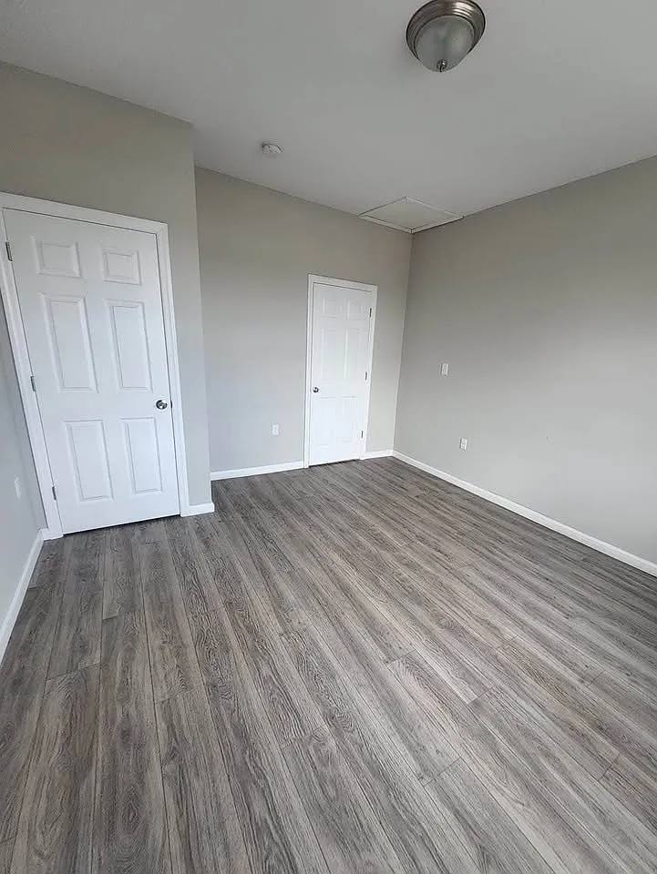 3 bed, $2,300 — Photo 4