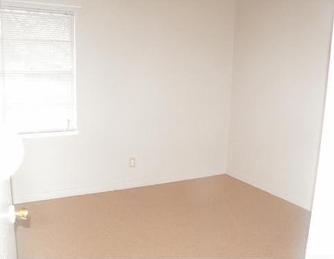 4th image of 1210 Chippendale Dr