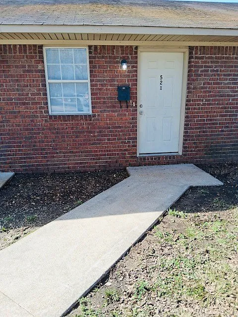 2 bed, 803 sqft, $850 — Photo 2