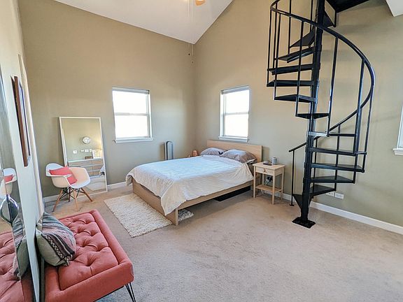 3rd image of 2358 W Bloomingdale Ave APT 4W