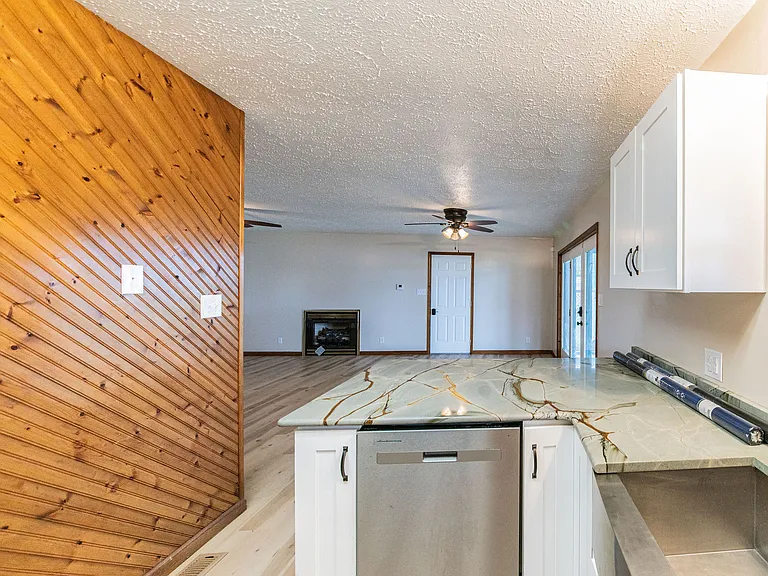 671 Riverview Dr — Photo 13