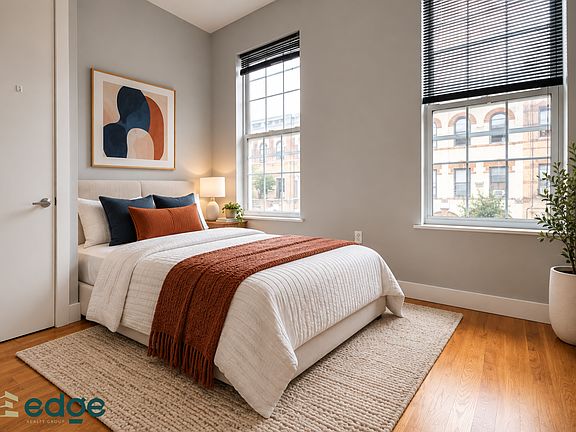 5th image of 222 Stanhope St APT 2L