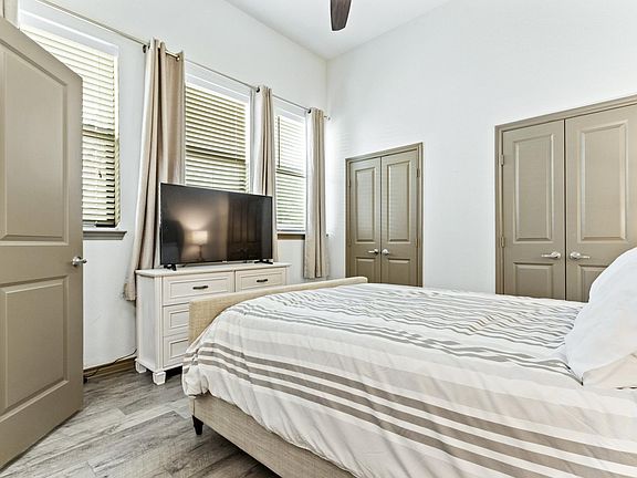 4th image of 1207 Beaconsfield Ln