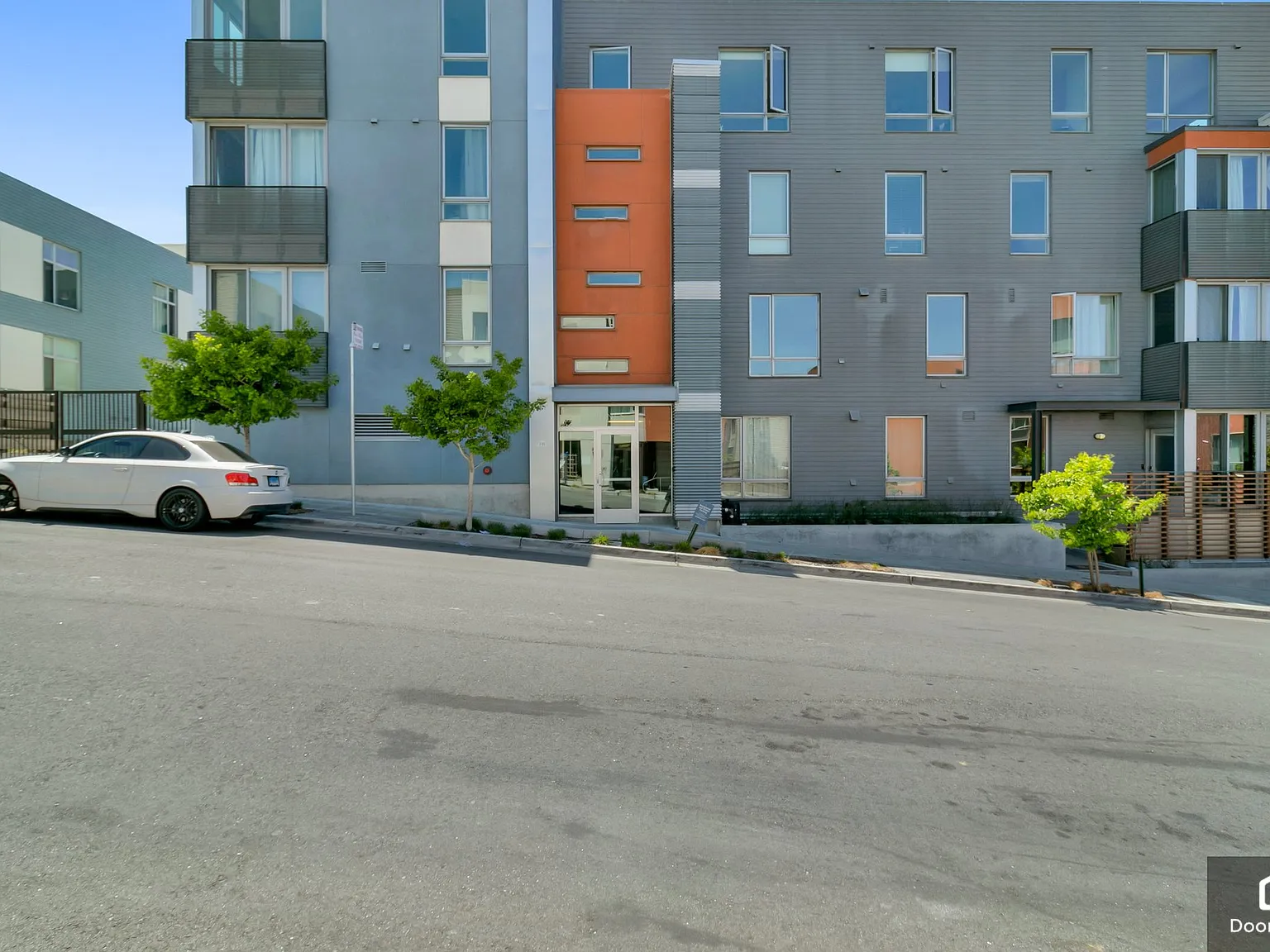1 bed, 1.0 bath, 611 sqft, $3,100 — Photo 2