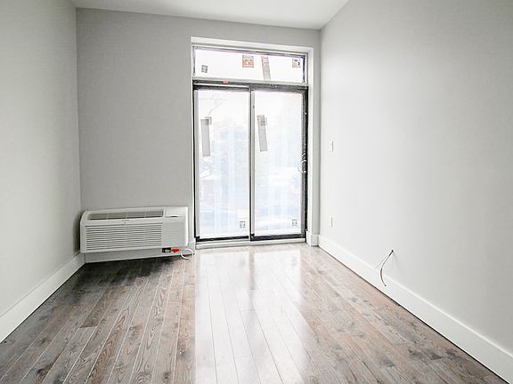 4th image of 1142 Lafayette Ave APT 3A