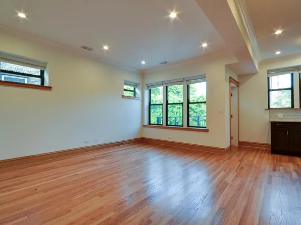 3715 N Fremont St #3, Chicago, IL 60613